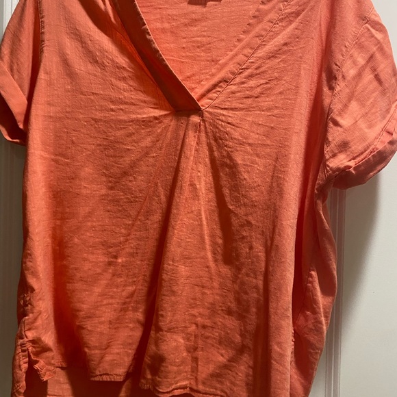 GAP Women's Coral V-Neck Tee - Picture 2 of 3